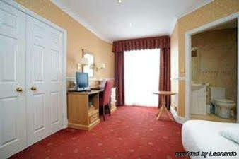 Palm Court 3*